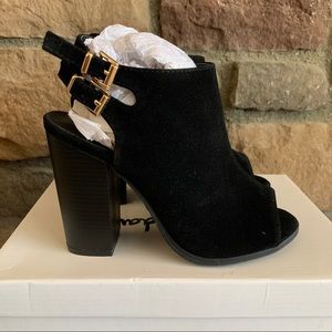 NEW IN BOX Black Faux Suede Strappy Peep Toe Mules
